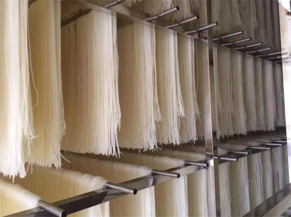 米粉生產(chǎn)廠應(yīng)用空氣能烘干設(shè)備的好處