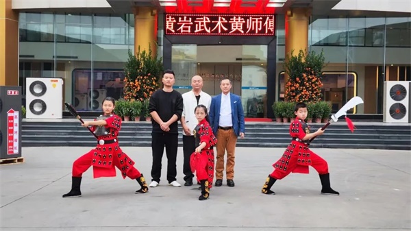 來華天成做客的武術小明星徐羽汐上央視《星光大道》啦！