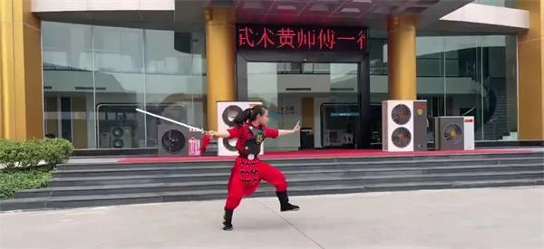 來華天成做客的武術小明星徐羽汐上央視《星光大道》啦！