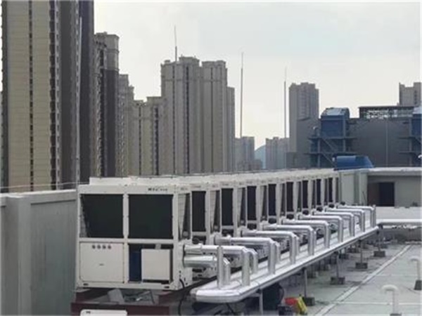 泳池空氣能熱水器：安全節能，游泳館升級必備之選