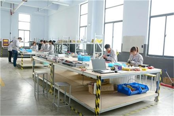 空氣能熱泵熱水機組：大型企業工廠的理想選擇