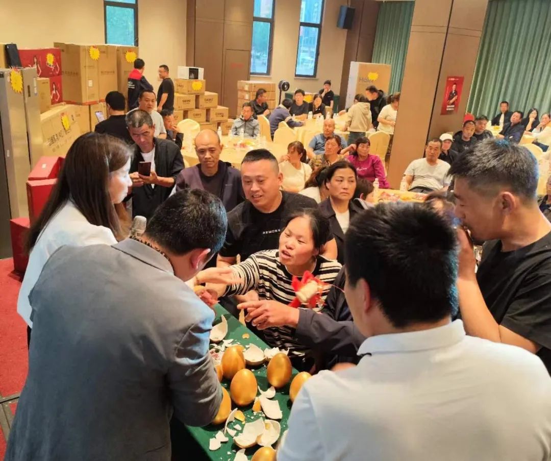 現(xiàn)場訂貨128臺(tái)|華天成邯鄲運(yùn)營中心“天源高端地暖機(jī)”推介會(huì)火爆簽約！