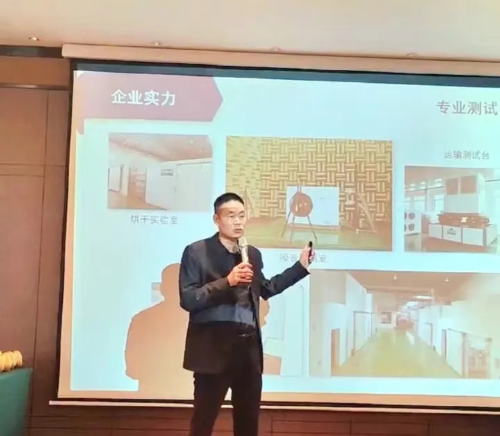 現(xiàn)場訂貨128臺(tái)|華天成邯鄲運(yùn)營中心“天源高端地暖機(jī)”推介會(huì)火爆簽約！