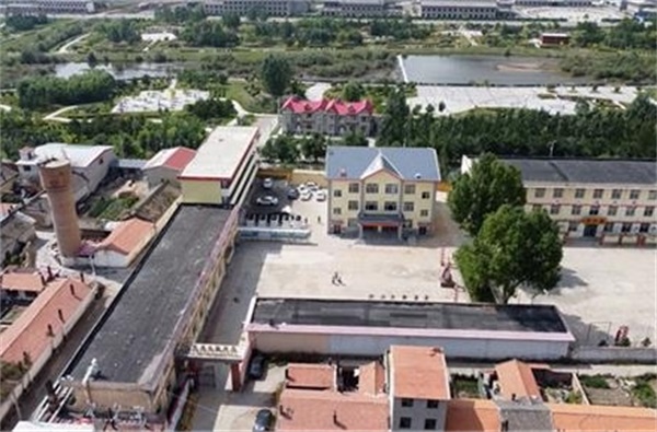 學校踐行環(huán)保理念：空氣能熱泵代替燃煤供暖