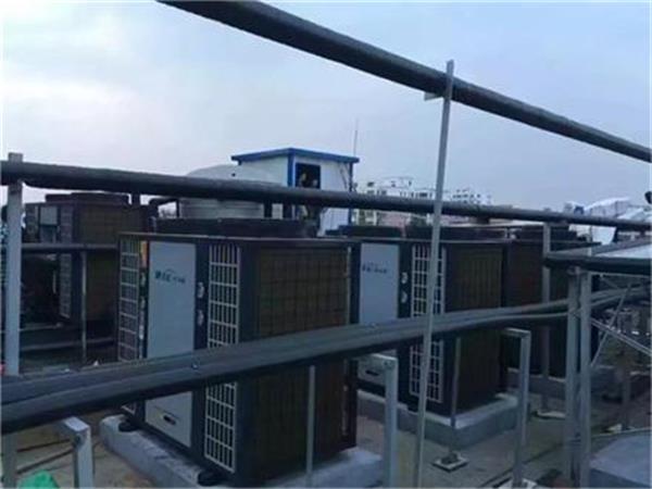 空氣源熱水機：為商用場所提供高效供應熱水方案