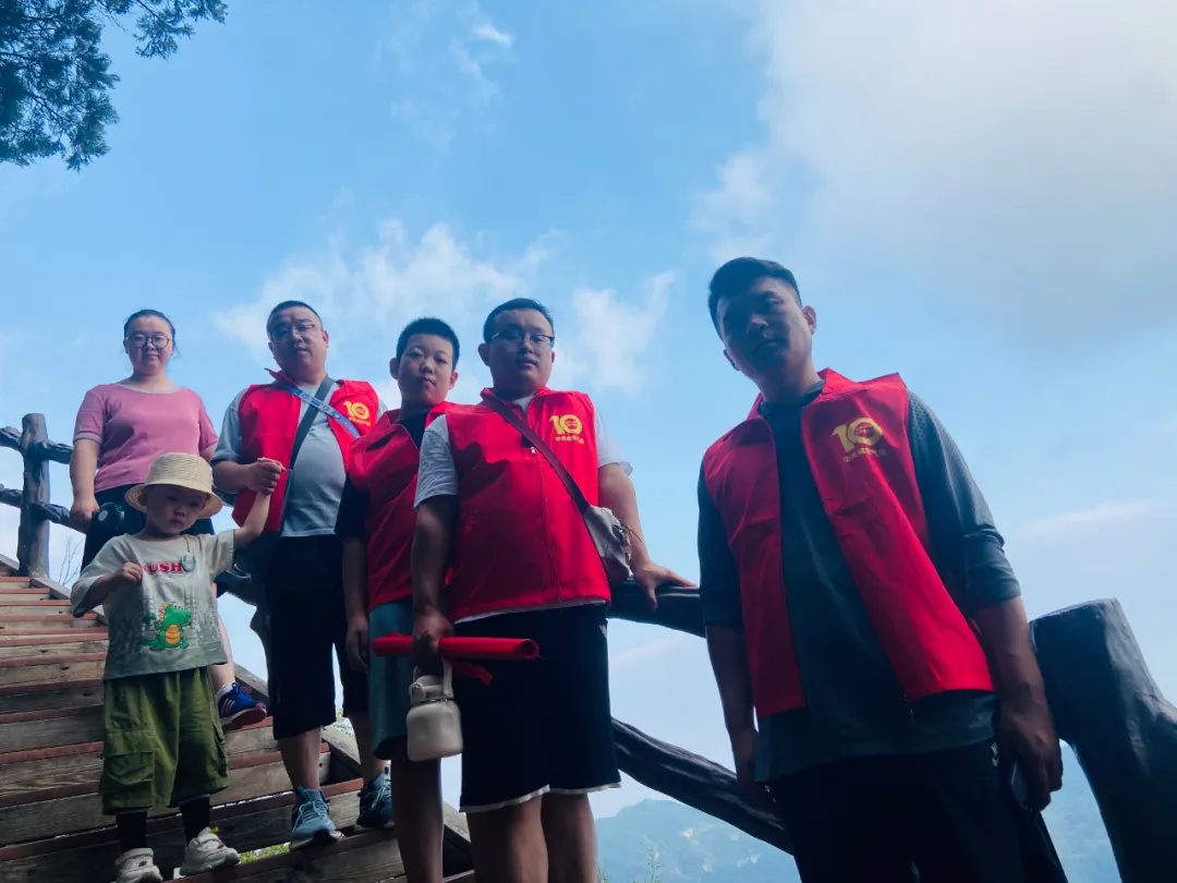 云臺之巔，品質見證|華天成河北邯鄲運營中心成功舉辦云臺山團建活動！