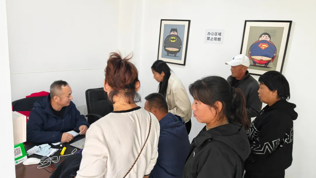 華天成“搶空氣能 贏汽車大獎”保定站活動，易縣用戶喜提比亞迪汽車！