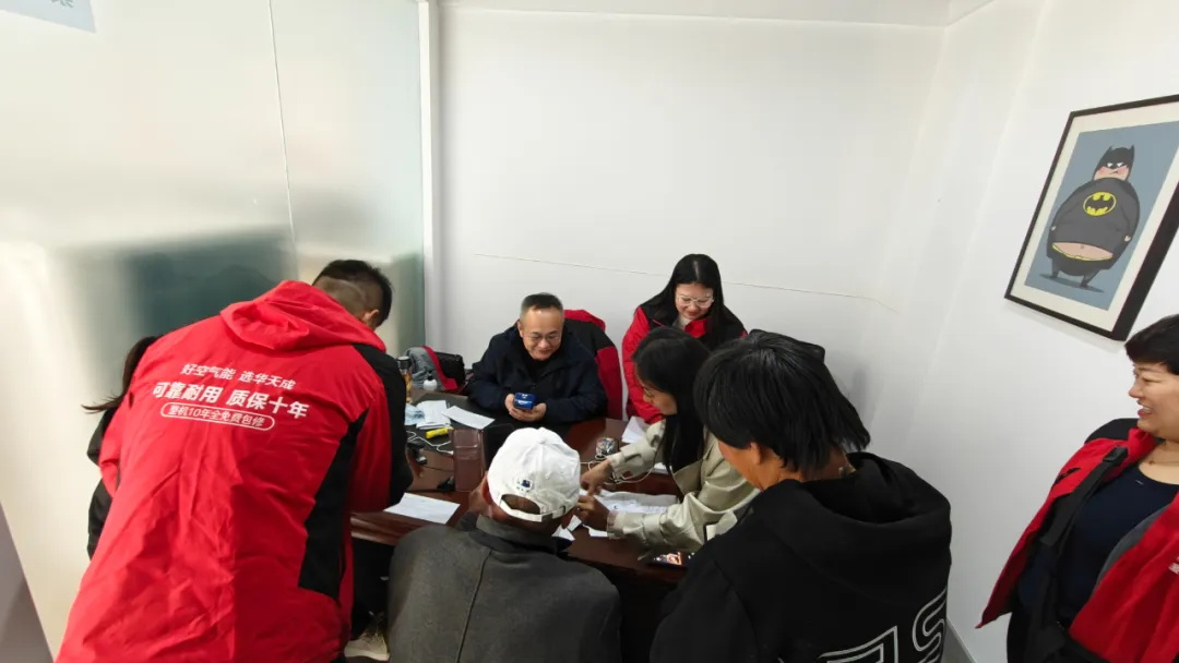 華天成“搶空氣能 贏汽車大獎”保定站活動，易縣用戶喜提比亞迪汽車！