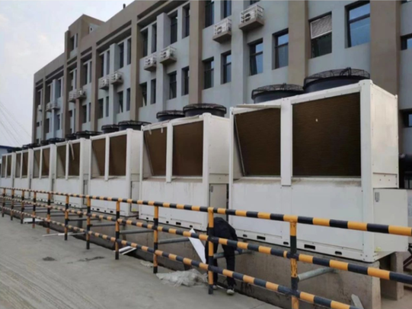 用空氣能熱泵供暖設備，輕松提升工地舒適度